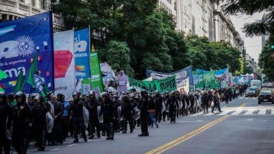 Argentina: la CSI y la CSA apoyan la lucha de los sindicatos contra la reforma laboral regresiva